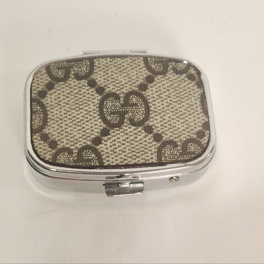 Gucci Monogram Canvas Silver Pill Box With Compact Mirror - Picture 3 of 5